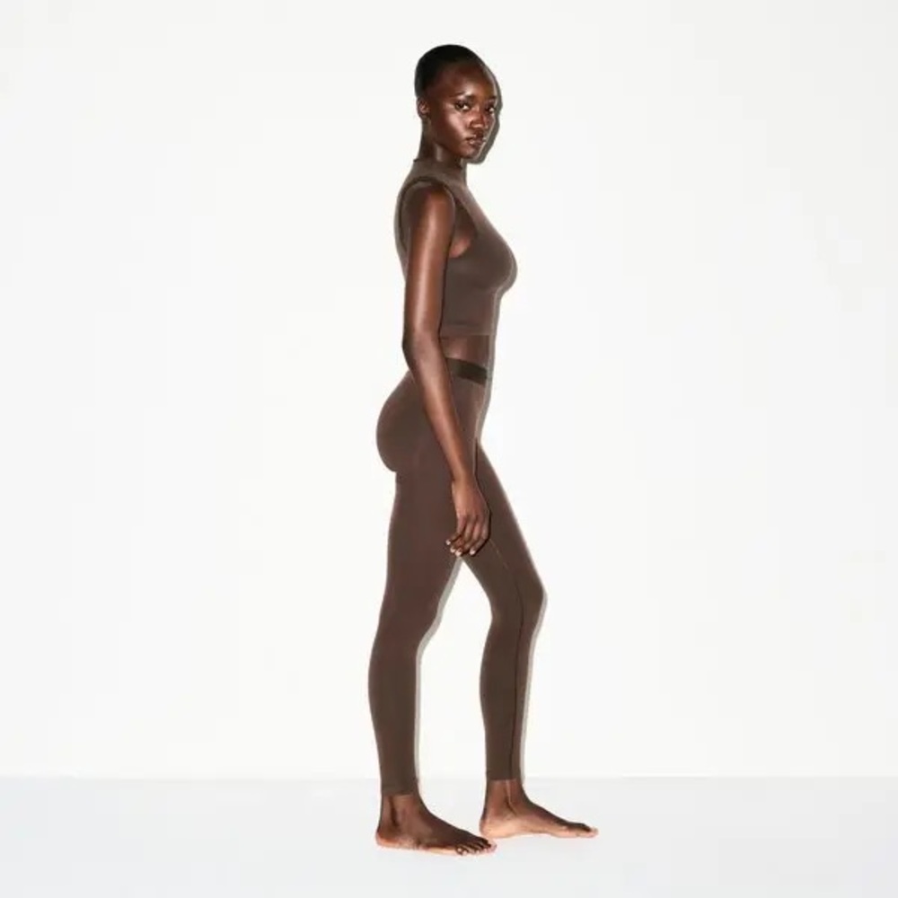 SKIMS Vintage Seamless Sculpting High-Rise Leggings in Phoenix SOLD-OUT - Picture 5 of 7